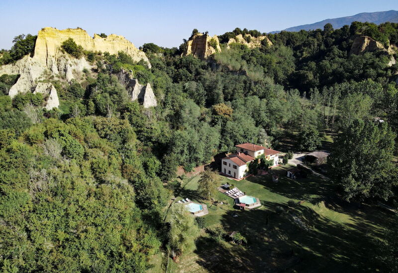 Villa Fortezza: Aktiviteter, Balkong / terrasse / uteplass, basseng, Eksteriør, Fasiliteter, Hage, Sommer, Vår, Velferd