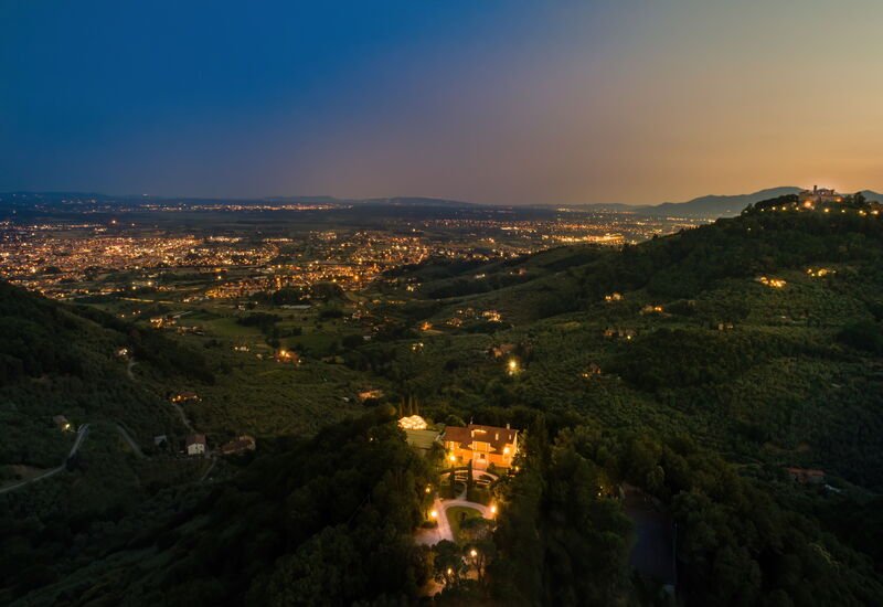 Villa Coraline 15: Aktiviteter, Balkong / terrasse / uteplass, basseng, Eksteriør, Fasiliteter, Hage, Hovedinngang, Sommer, Vår