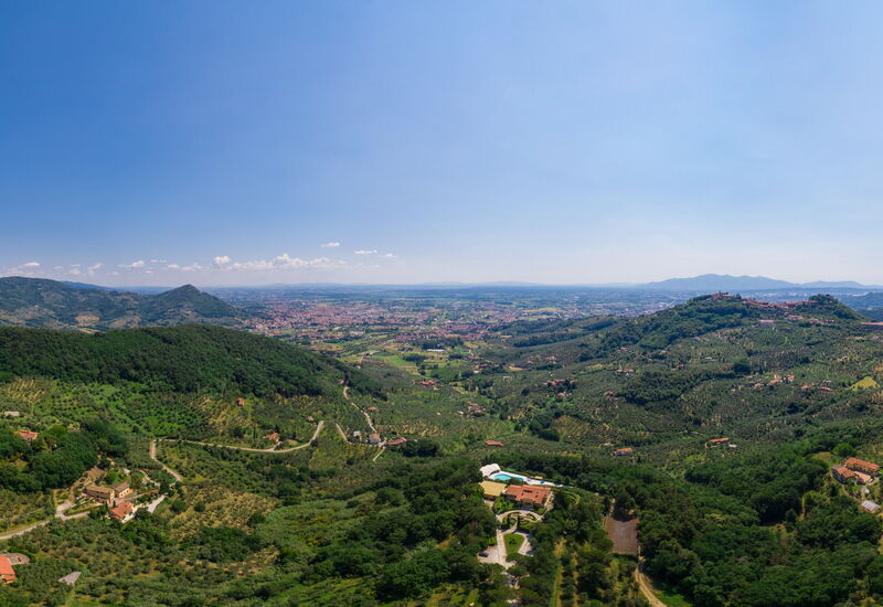 Villa Coraline 15: Aktiviteter, Balkong / terrasse / uteplass, basseng, Eksteriør, Fasiliteter, Hage, Hovedinngang, Sommer, Vår