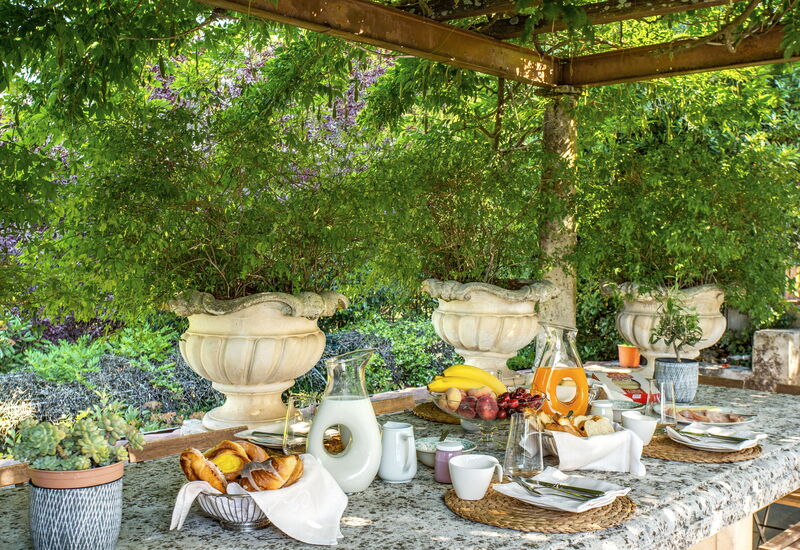 Villa Coraline 15: Aktiviteter, Balkong / terrasse / uteplass, basseng, Eksteriør, Fasiliteter, Hage, Hovedinngang, Sommer, Vår