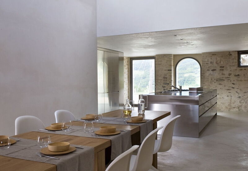 Villa Paride: Aktiviteter, Balkong / terrasse / uteplass, basseng, Eksteriør, Fasiliteter, Hage, Mennesker, Sommer, Vår, Velferd, Visningar