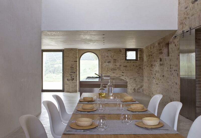 Villa Paride: Aktiviteter, Balkong / terrasse / uteplass, basseng, Eksteriør, Fasiliteter, Hage, Mennesker, Sommer, Vår, Velferd, Visningar