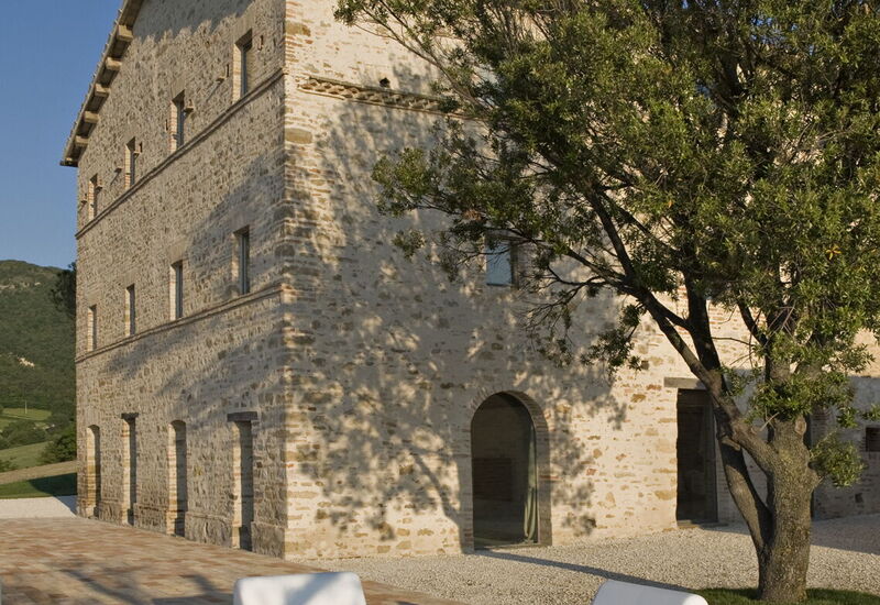 Villa Paride: Aktiviteter, Balkong / terrasse / uteplass, basseng, Eksteriør, Fasiliteter, Hage, Mennesker, Sommer, Vår, Velferd, Visningar