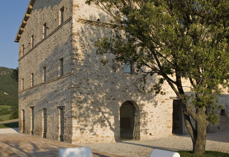 Villa Paride: Aktiviteter, Balkong / terrasse / uteplass, basseng, Eksteriør, Fasiliteter, Hage, Mennesker, Sommer, Vår, Velferd, Visningar