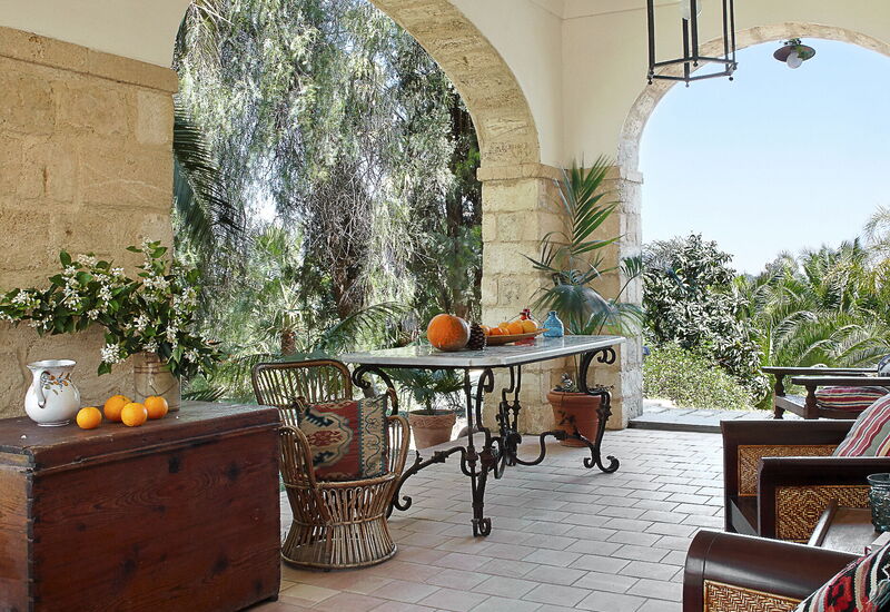 Villa Naxos: Aktiviteter, Balkong / terrasse / uteplass, basseng, Eksteriør, Fasiliteter, Hage, Hovedinngang, Mennesker, Sommer, Vår, Velferd