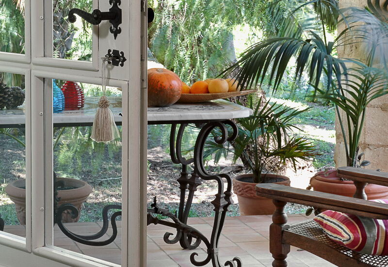 Villa Naxos: Aktiviteter, Balkong / terrasse / uteplass, basseng, Eksteriør, Fasiliteter, Hage, Hovedinngang, Mennesker, Sommer, Vår, Velferd