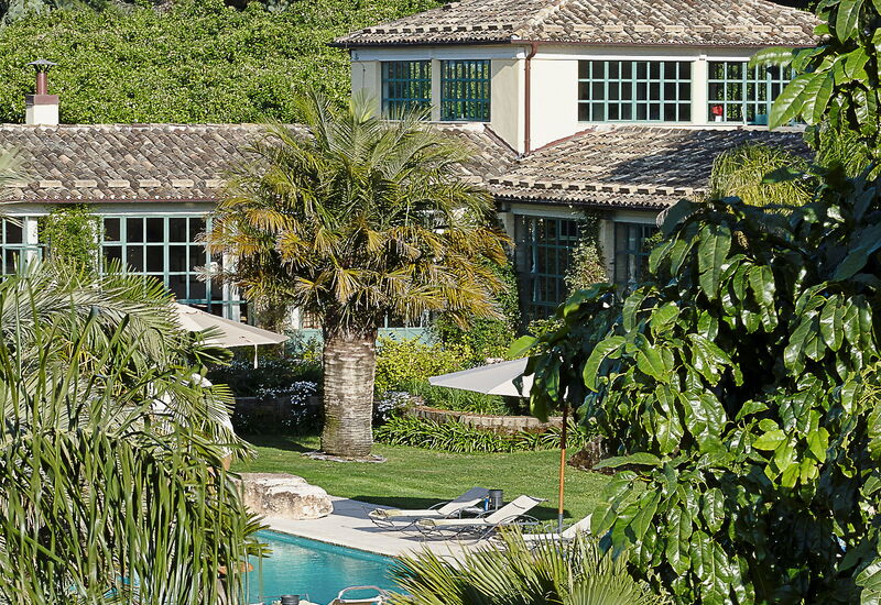 Villa Naxos: Aktiviteter, Balkong / terrasse / uteplass, basseng, Eksteriør, Fasiliteter, Hage, Hovedinngang, Mennesker, Sommer, Vår, Velferd