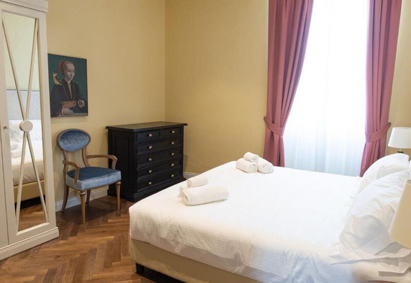 Torrigiani Corso Cinque: Activities, Bathroom, Building Exterior, City, Facilities, Kitchen, Living Room, Room Detail, Spring, Summer