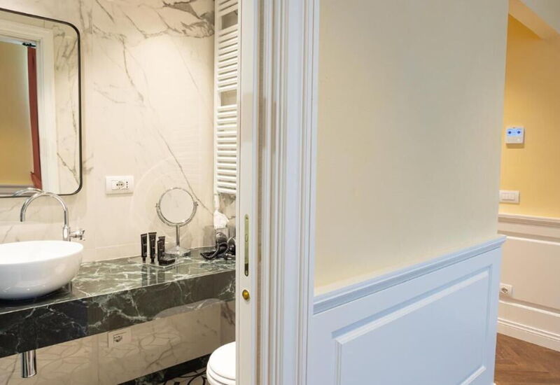 Torrigiani Corso Cinque: Activities, Bathroom, Building Exterior, City, Facilities, Kitchen, Living Room, Room Detail, Spring, Summer