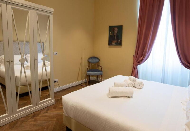 Torrigiani Corso Cinque: Activities, Bathroom, Building Exterior, City, Facilities, Kitchen, Living Room, Room Detail, Spring, Summer