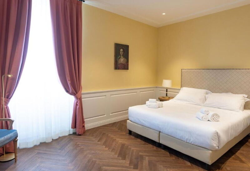 Torrigiani Corso Cinque: Activities, Bathroom, Building Exterior, City, Facilities, Kitchen, Living Room, Room Detail, Spring, Summer