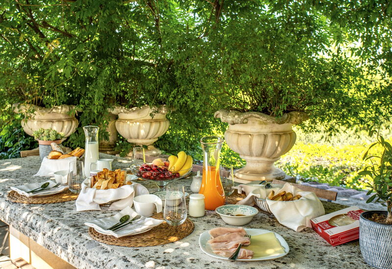 Villa Aldrovandi: Activities, Amenities, Balcony / Terrace / Patio, Building Exterior, Facilities, Garden, Outdoor, Pool, Spring, Summer