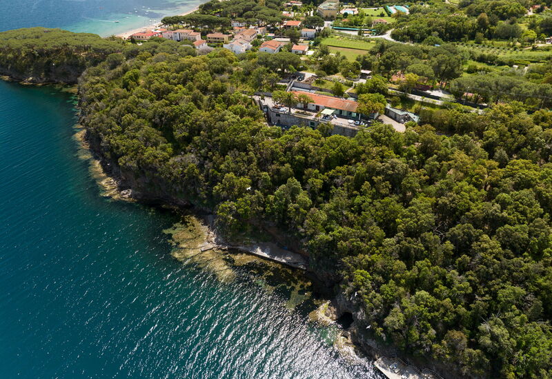 Villa Porto Azzurro: Activiteiten, Balkon / terras / patio, Buitenkanten, Keer bekeken, Lente, stad, Voorzieningen, Welzijn, Zomer