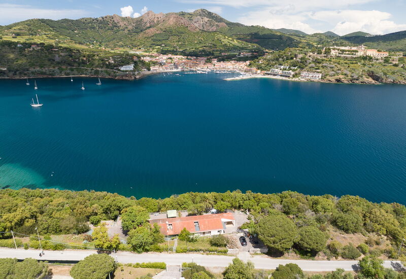 Villa Porto Azzurro: Activiteiten, Balkon / terras / patio, Buitenkanten, Keer bekeken, Lente, stad, Voorzieningen, Welzijn, Zomer