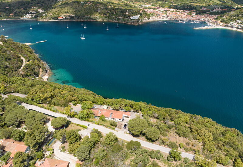 Villa Porto Azzurro: Activiteiten, Balkon / terras / patio, Buitenkanten, Keer bekeken, Lente, stad, Voorzieningen, Welzijn, Zomer