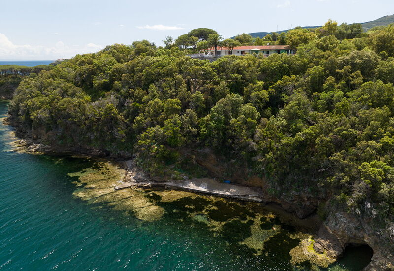 Villa Porto Azzurro: Activiteiten, Balkon / terras / patio, Buitenkanten, Keer bekeken, Lente, stad, Voorzieningen, Welzijn, Zomer