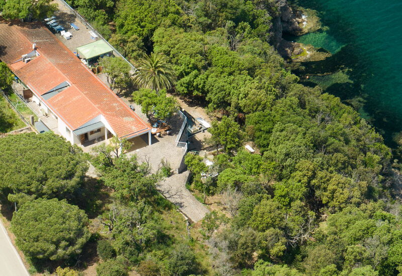 Villa Porto Azzurro: Activiteiten, Balkon / terras / patio, Buitenkanten, Keer bekeken, Lente, stad, Voorzieningen, Welzijn, Zomer