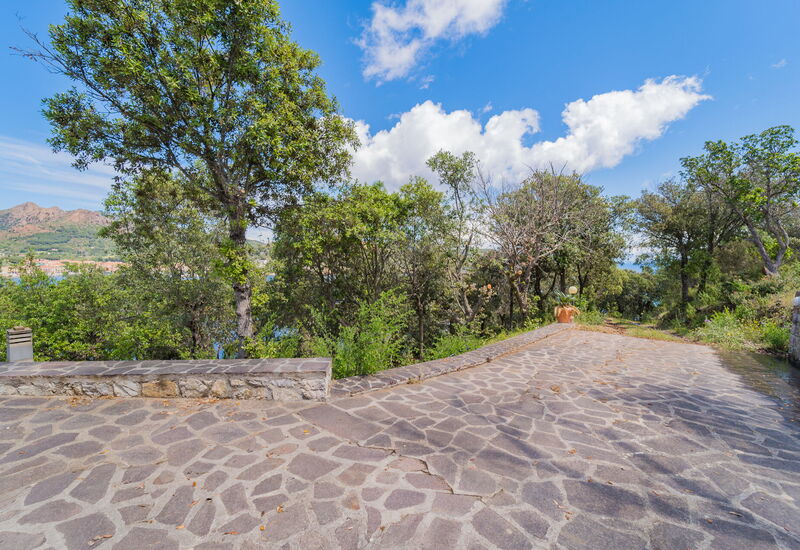 Villa Porto Azzurro: Activiteiten, Balkon / terras / patio, Buitenkanten, Keer bekeken, Lente, stad, Voorzieningen, Welzijn, Zomer