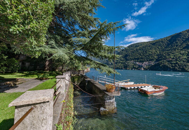 Villa Maestosa: Aktiviteter, basseng, boblebad, Eksteriør, Fasiliteter, Hage, Hovedinngang, Planimetría, Sommer, Vår