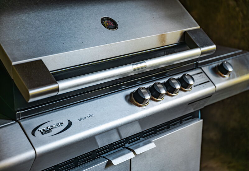 Villa Maestosa: Aktiviteter, basseng, boblebad, Eksteriør, Fasiliteter, Hage, Hovedinngang, Planimetría, Sommer, Vår