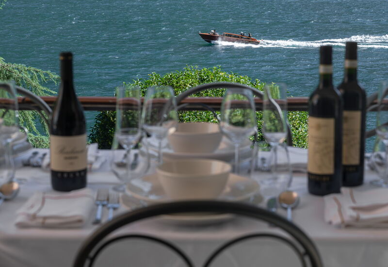 Villa Maestosa: Aktiviteter, basseng, boblebad, Eksteriør, Fasiliteter, Hage, Hovedinngang, Planimetría, Sommer, Vår