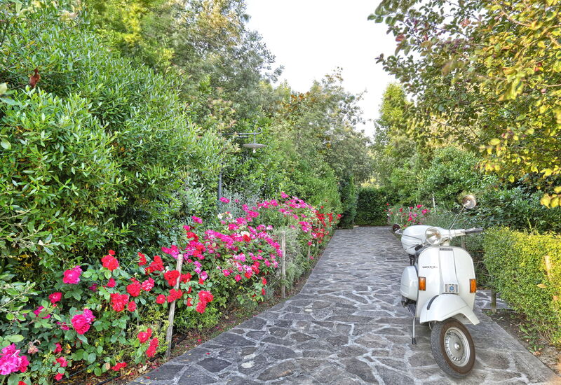 Villa San Gerbero 21: bubbelbad, Buitenkanten, Buitenshuis, Eten, Keuken, Lente, Welzijn, Zomer, zwembad