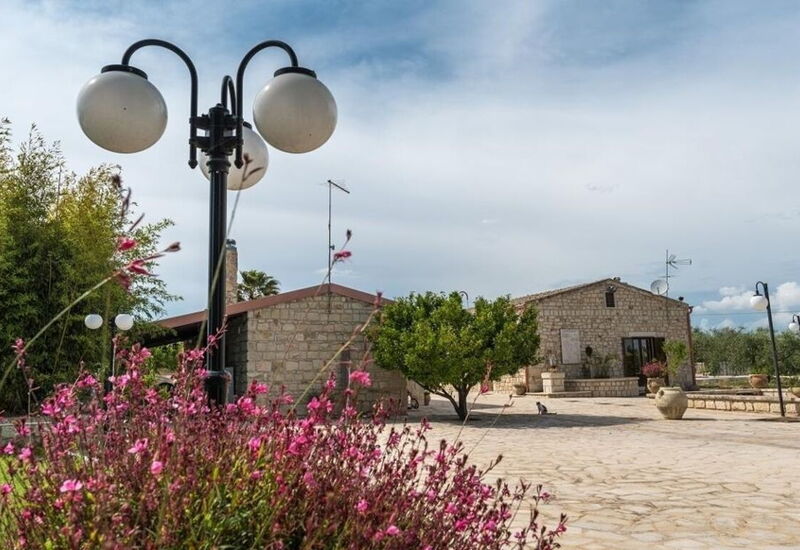 Villa Chiaramonte: Activities, Amenities, Balcony / Terrace / Patio, Pool, Spring, Summer