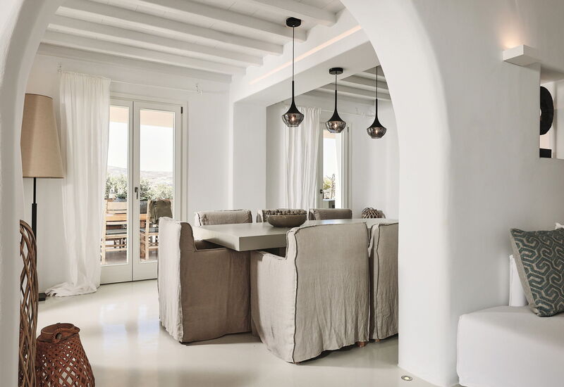 Kyma: Aktiviteter, basseng, Eksteriør, Fasiliteter, Hage, Sommer, Vår