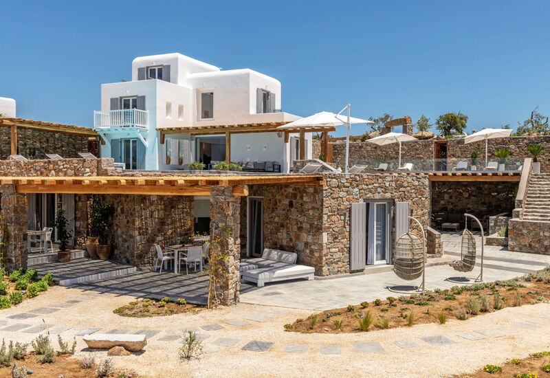 Sara's Garden: Activities, Amenities, Building Exterior, Main Entrance, Pool, Spring, Summer