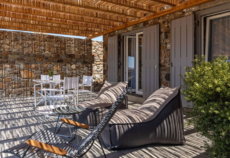 Sara's Garden: Activities, Amenities, Building Exterior, Main Entrance, Pool, Spring, Summer