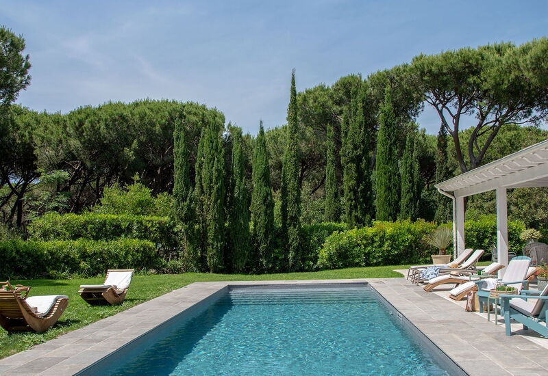 Villa Verde Beach: Amenities, Balcony / Terrace / Patio, Building Exterior, Garden, Outdoor, Spring, Summer