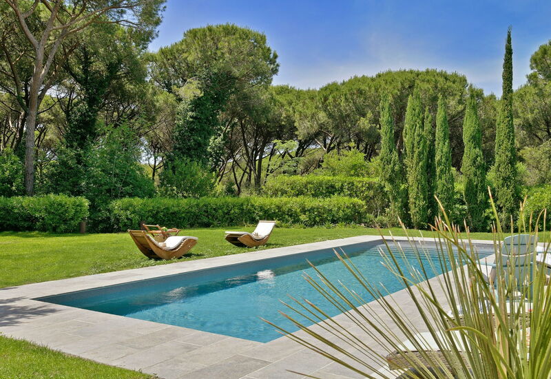 Villa Verde Beach: Amenities, Balcony / Terrace / Patio, Building Exterior, Garden, Outdoor, Spring, Summer