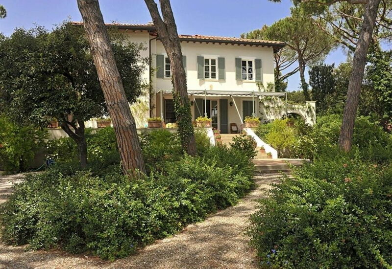 Villa Bibbona: Balkong / terrasse / uteplass, basseng, Eksteriør, Hage, Sommer, Utendørs, Vår