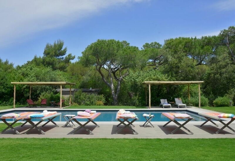 Villa Bibbona: Balkong / terrasse / uteplass, basseng, Eksteriør, Hage, Sommer, Utendørs, Vår