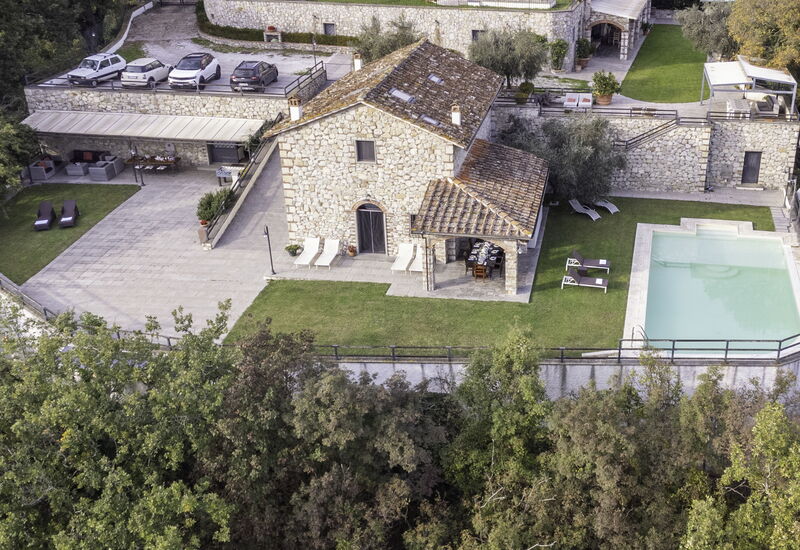 Villa Le Croci: Aktiviteter, Balkong / terrasse / uteplass, basseng, Eksteriør, Fasiliteter, Hovedinngang, Romdetaljer, Sommer, Vår