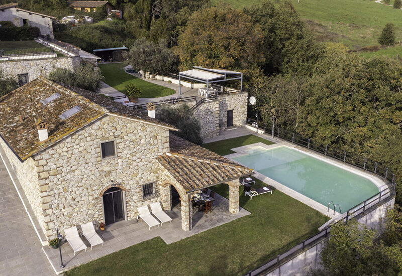 Villa Le Croci: Aktiviteter, Balkong / terrasse / uteplass, basseng, Eksteriør, Fasiliteter, Hovedinngang, Romdetaljer, Sommer, Vår