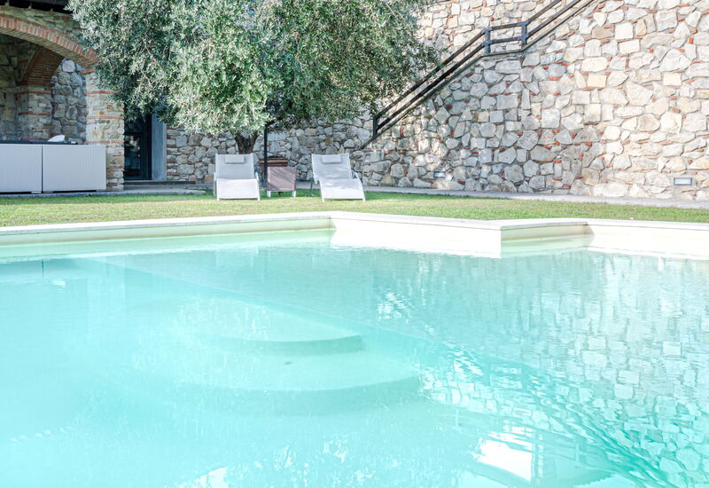 Villa Le Croci: Aktiviteter, Balkong / terrasse / uteplass, basseng, Eksteriør, Fasiliteter, Hovedinngang, Romdetaljer, Sommer, Vår