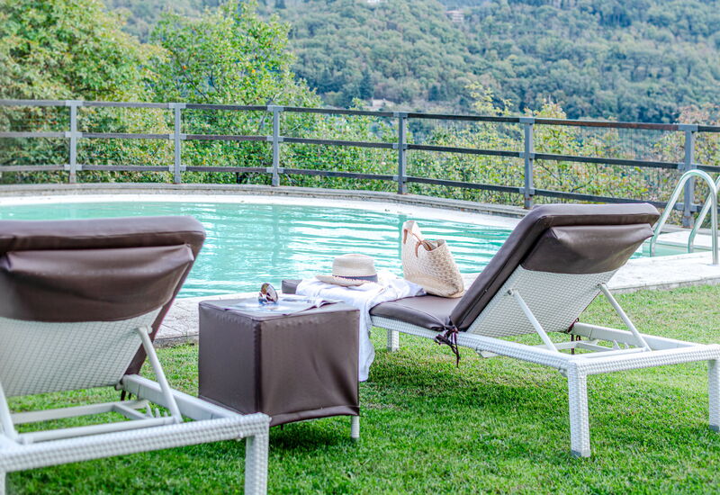 Villa Le Croci: Aktiviteter, Balkong / terrasse / uteplass, basseng, Eksteriør, Fasiliteter, Hovedinngang, Romdetaljer, Sommer, Vår