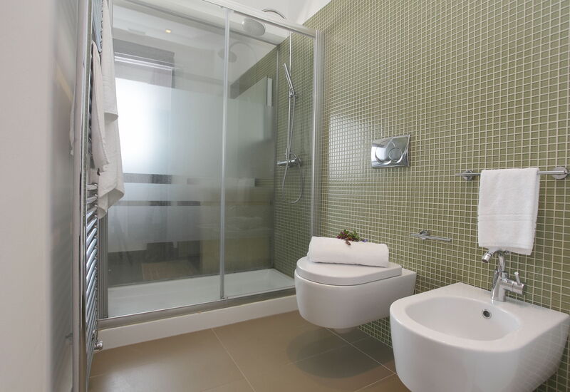 Villa Infinity: Amenities, Pool, Room Detail, Spring