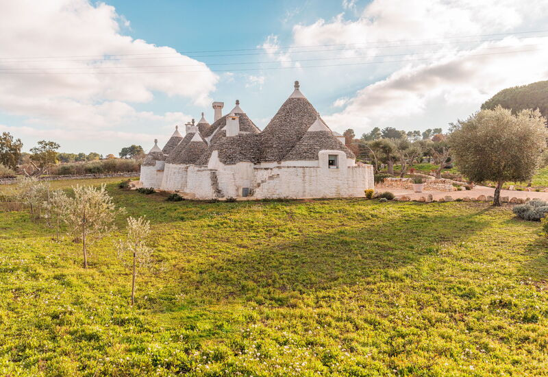 Villa Macchie: Activities, Balcony / Terrace / Patio, Building Exterior, Garden, Main Entrance, Pool, Spring, Wellness