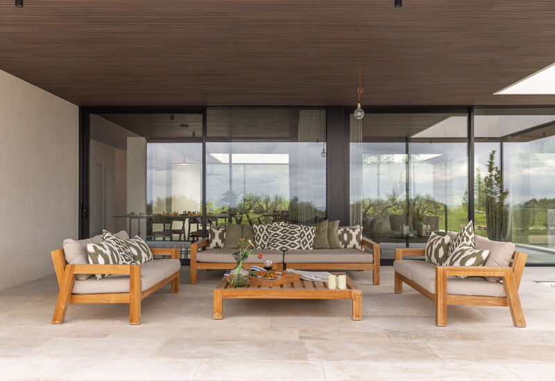 Villa Valeria: Activities, Building Exterior, Facilities, Main Entrance, Pool, Spring, Summer