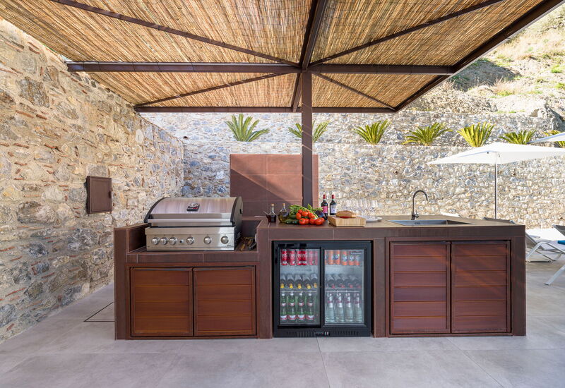 Villa Zagara: Activiteiten, Buitenkanten, Hoofdingang, Lente, Tuin, Voorzieningen, Zomer, zwembad