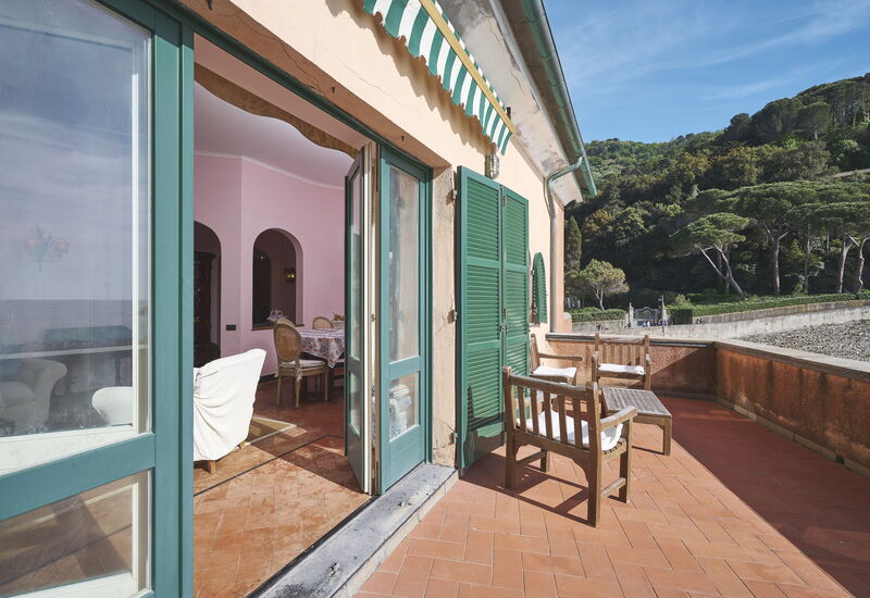 Villa Pedra: Activities, Balcony / Terrace / Patio, Building Exterior, Facilities, Garden, Kitchen, Main Entrance, Spring, Summer