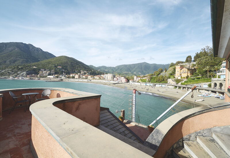 Villa Pedra: Activities, Balcony / Terrace / Patio, Building Exterior, Facilities, Garden, Kitchen, Main Entrance, Spring, Summer