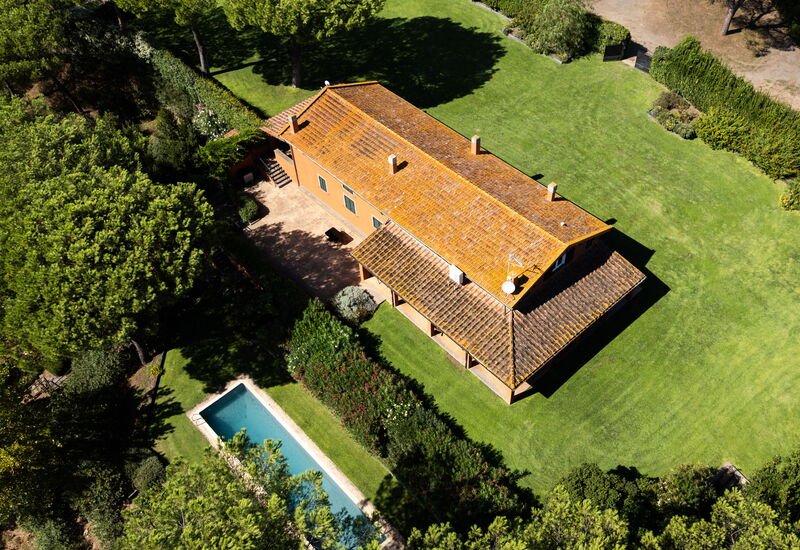 Villa Orange Rome: Amenities, Balcony / Terrace / Patio, Building Exterior, Facilities, Garden, Outdoor, Pool, Room Detail, Spring, Summer