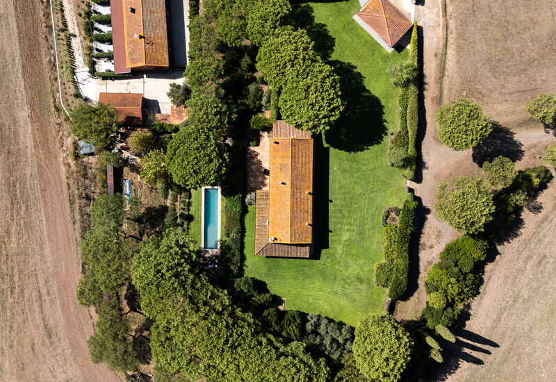 Villa Orange Rome: Amenities, Balcony / Terrace / Patio, Building Exterior, Facilities, Garden, Outdoor, Pool, Room Detail, Spring, Summer