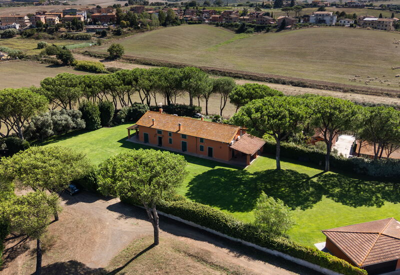 Villa Orange Rome: Amenities, Balcony / Terrace / Patio, Building Exterior, Facilities, Garden, Outdoor, Pool, Room Detail, Spring, Summer