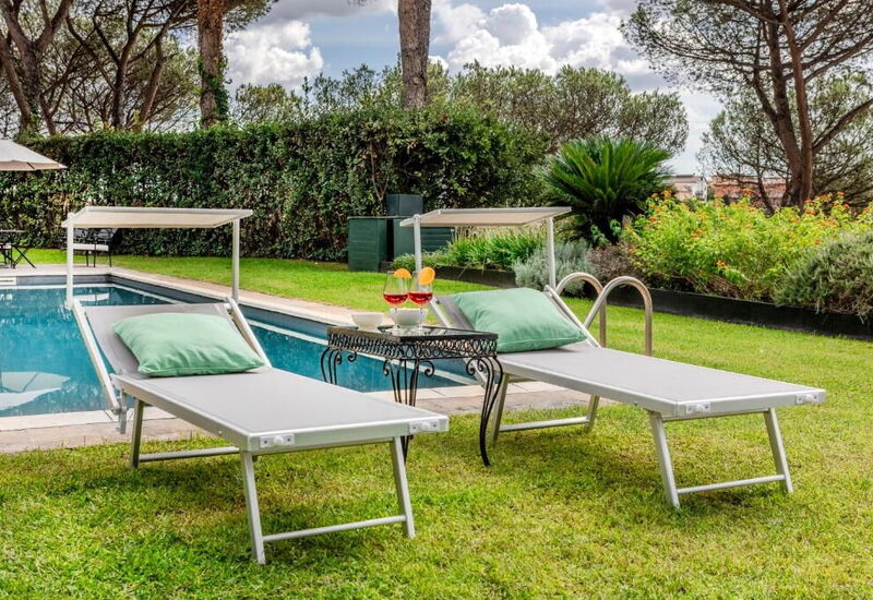 Villa Orange Rome: Amenities, Balcony / Terrace / Patio, Building Exterior, Facilities, Garden, Outdoor, Pool, Room Detail, Spring, Summer