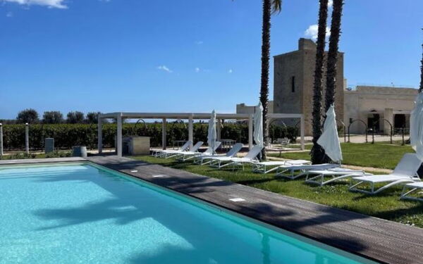 Villa Vincenzi: Amenities, Garden, People, Pool, Spring, Summer, Wellness