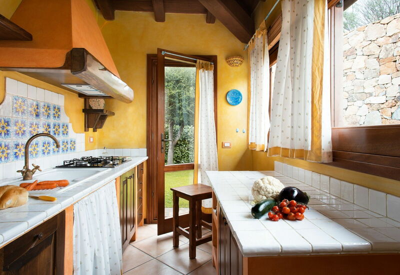 Villa Martini: Aktiviteter, Balkong / terrasse / uteplass, basseng, Eksteriør, Fasiliteter, Romdetaljer, Sommer, Vår